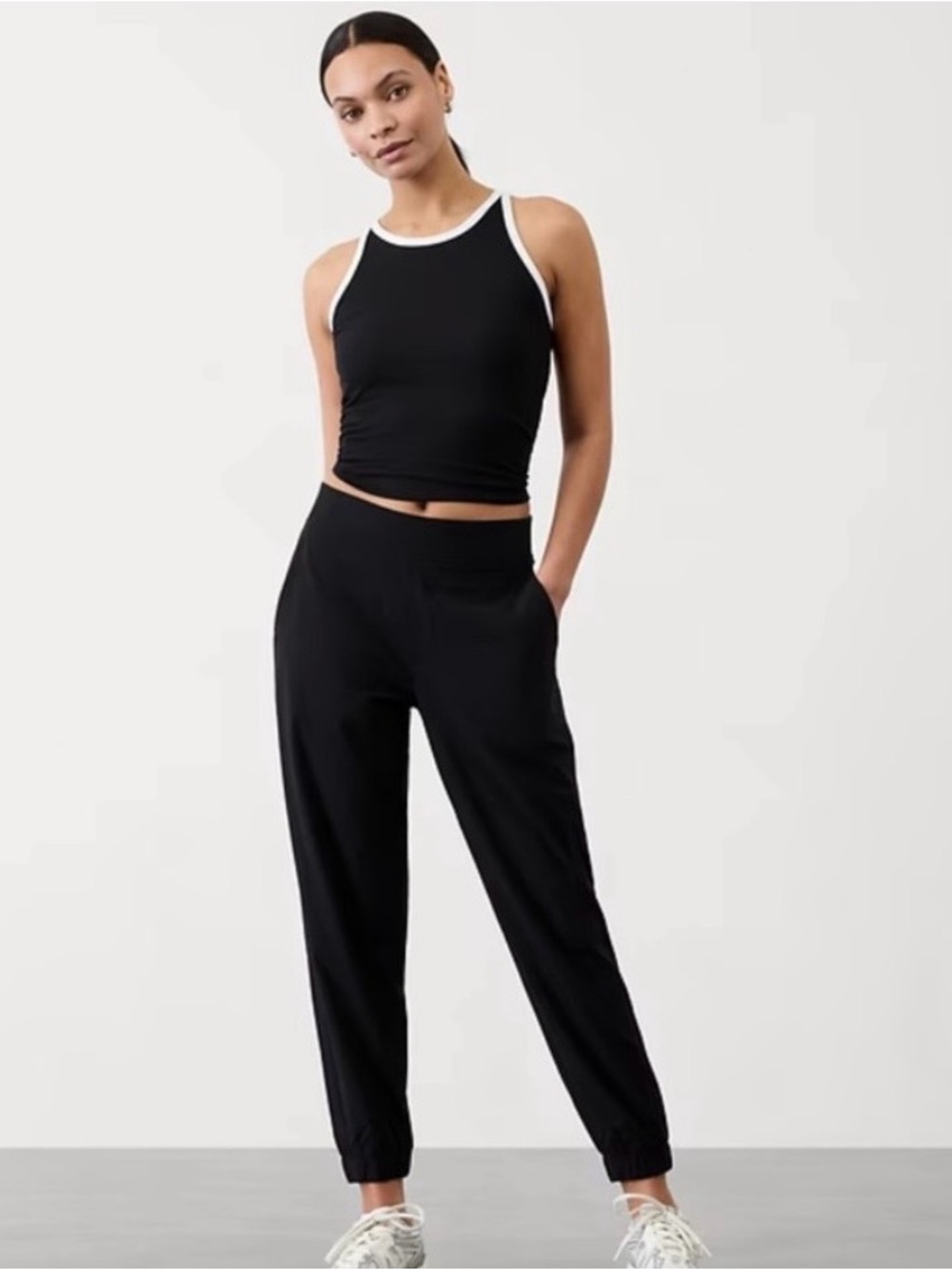 Athleta Women’s Brooklyn Mid Rise Jogger Size 14 Black Pull On Pants Activewear